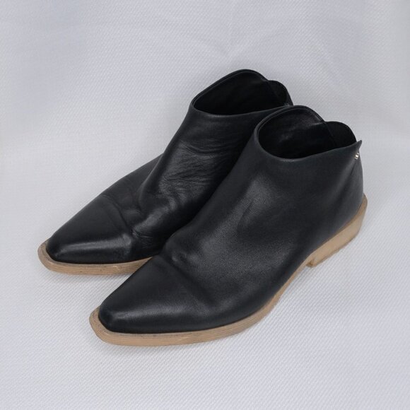 La Canadienne Black Leather Slip On Ankle Boots Sz 7 - Picture 1 of 7